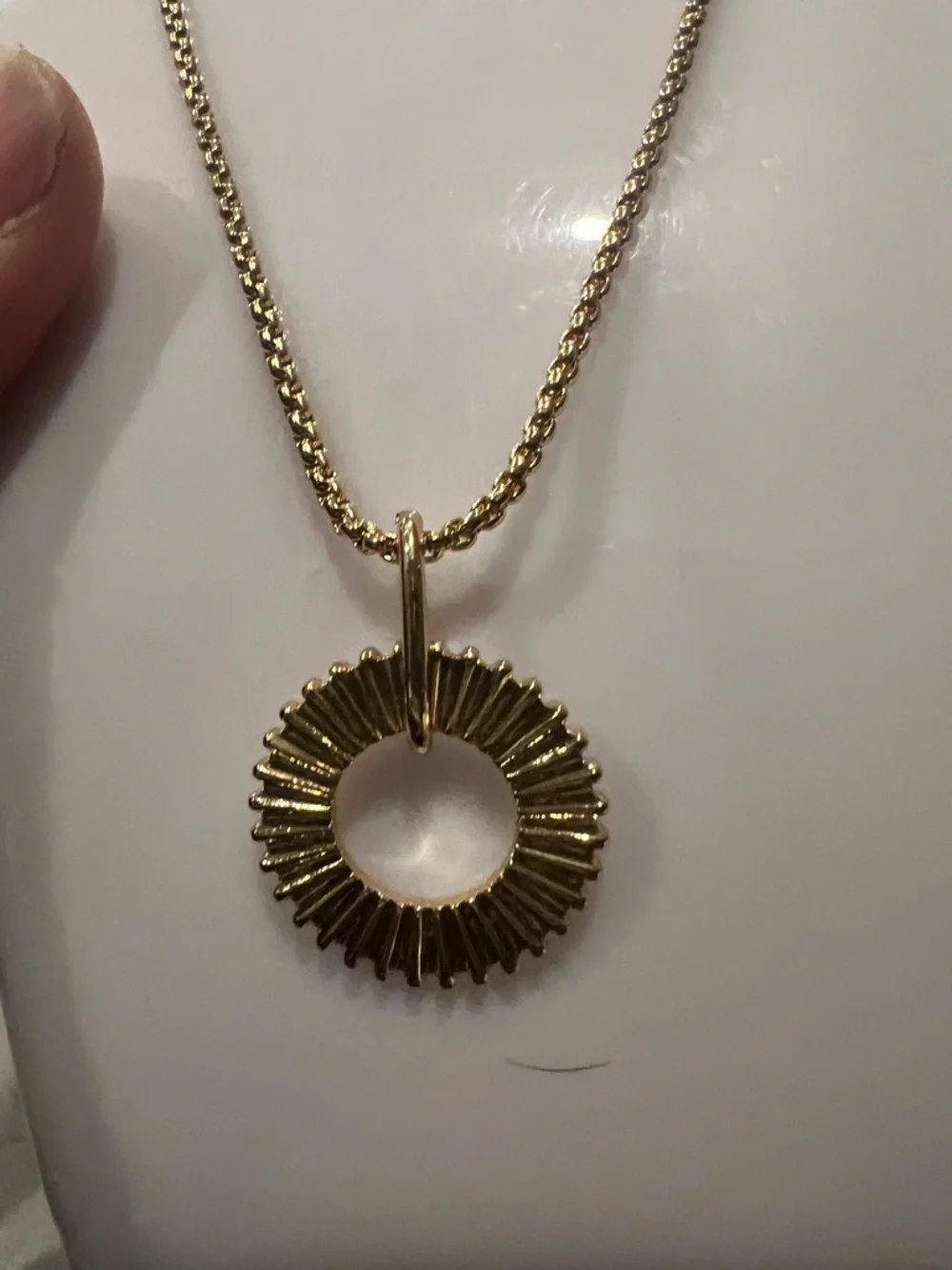 Forever 21 NWT Gold Sunburst Pendant Necklace